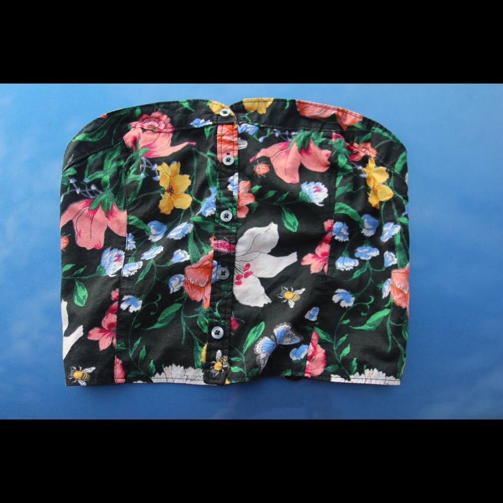 Hollister tube top size XS never used.